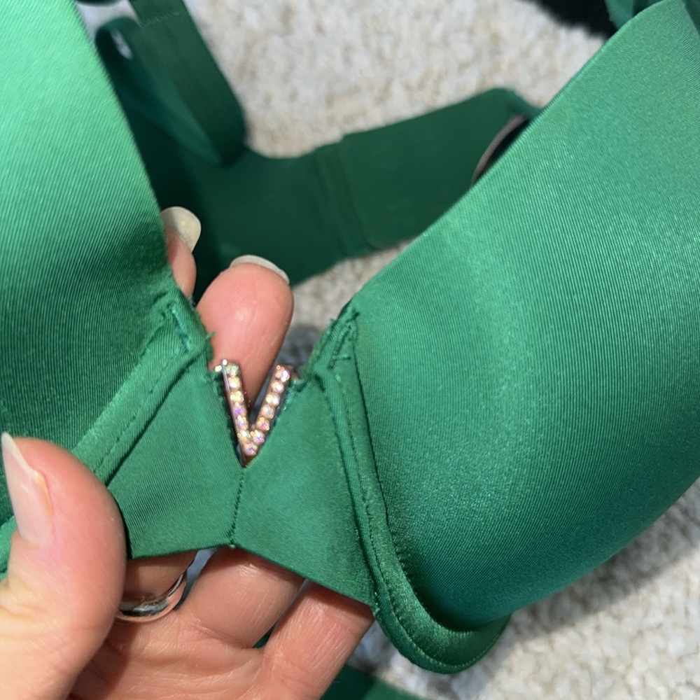 Matching Victoria Secret No Lines set - Picture 7 of 7